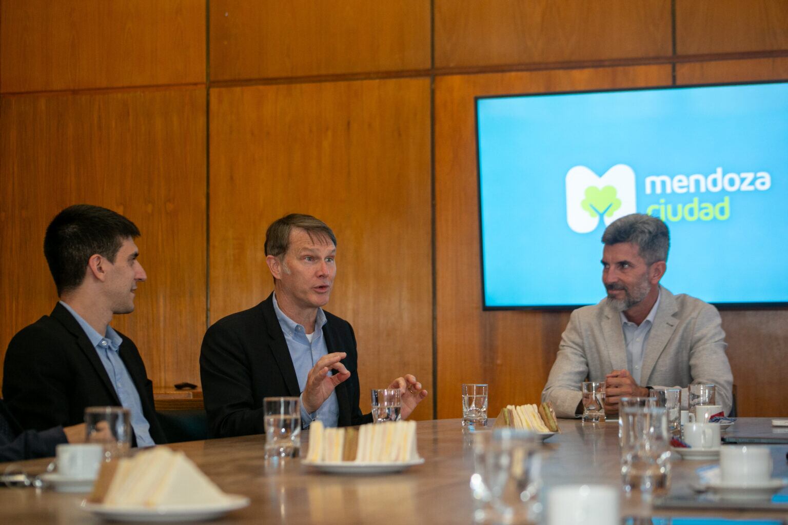 Ulpiano Suarez recibió a Andrés Palau en la Ciudad de Mendoza