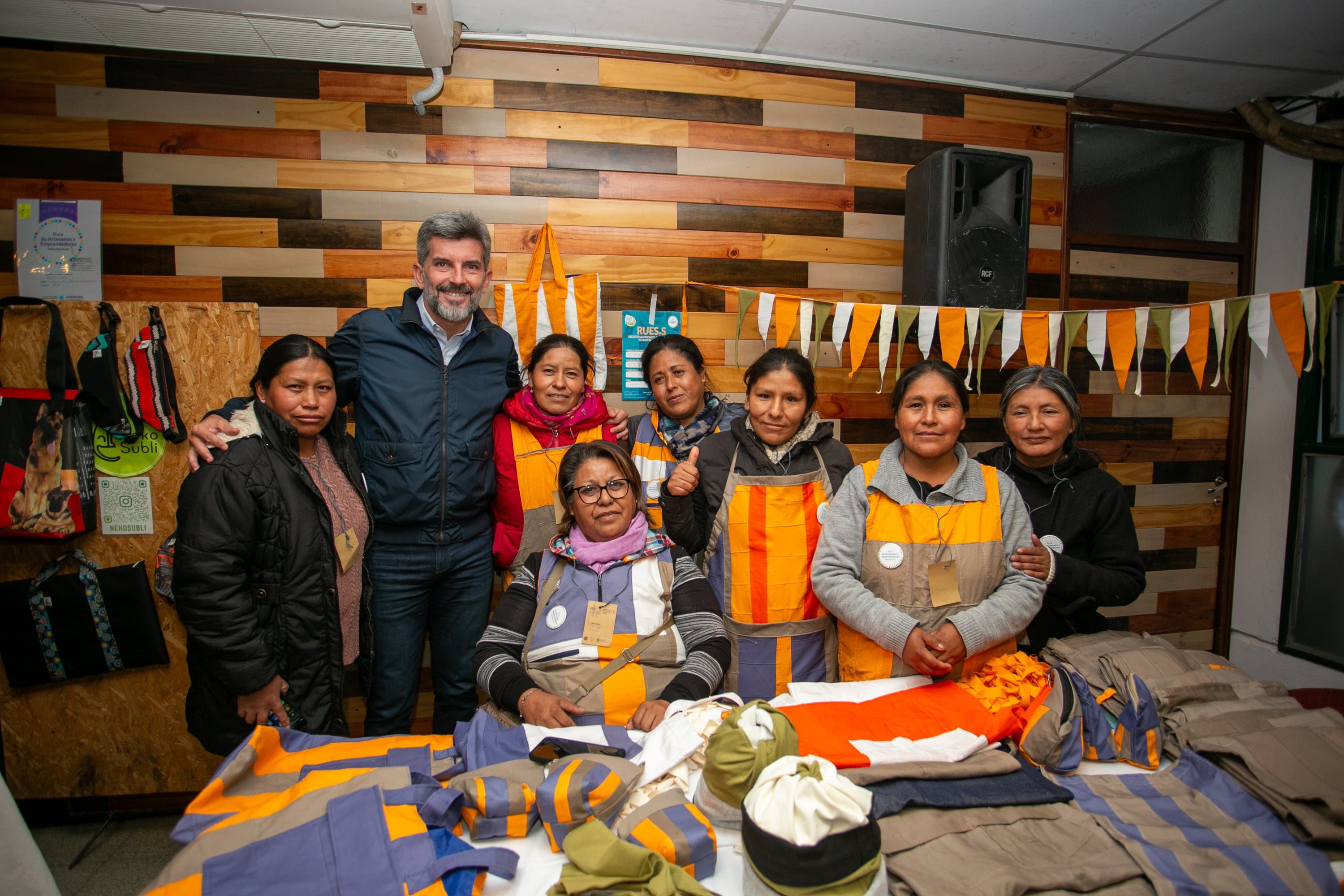 Ulpiano Suarez participó de la apertura del Encuentro Textil de la Economía Social.