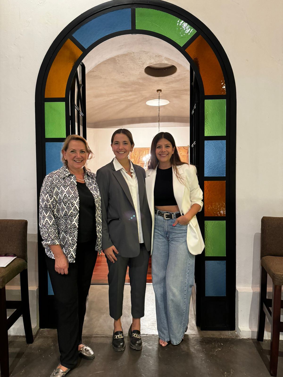 Las organizadoras: Cecilia Buj y Victoria Altieri de Bodega Vinorum y Florencia Afranllie, jefa de Marketing de Los Andes.