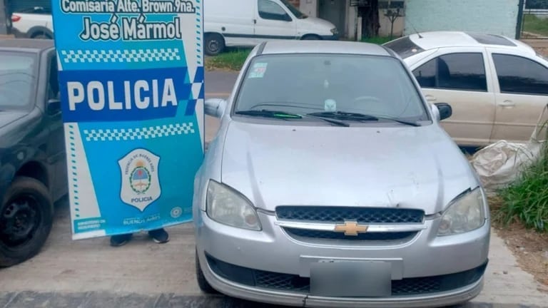 El auto incautado por la policía.