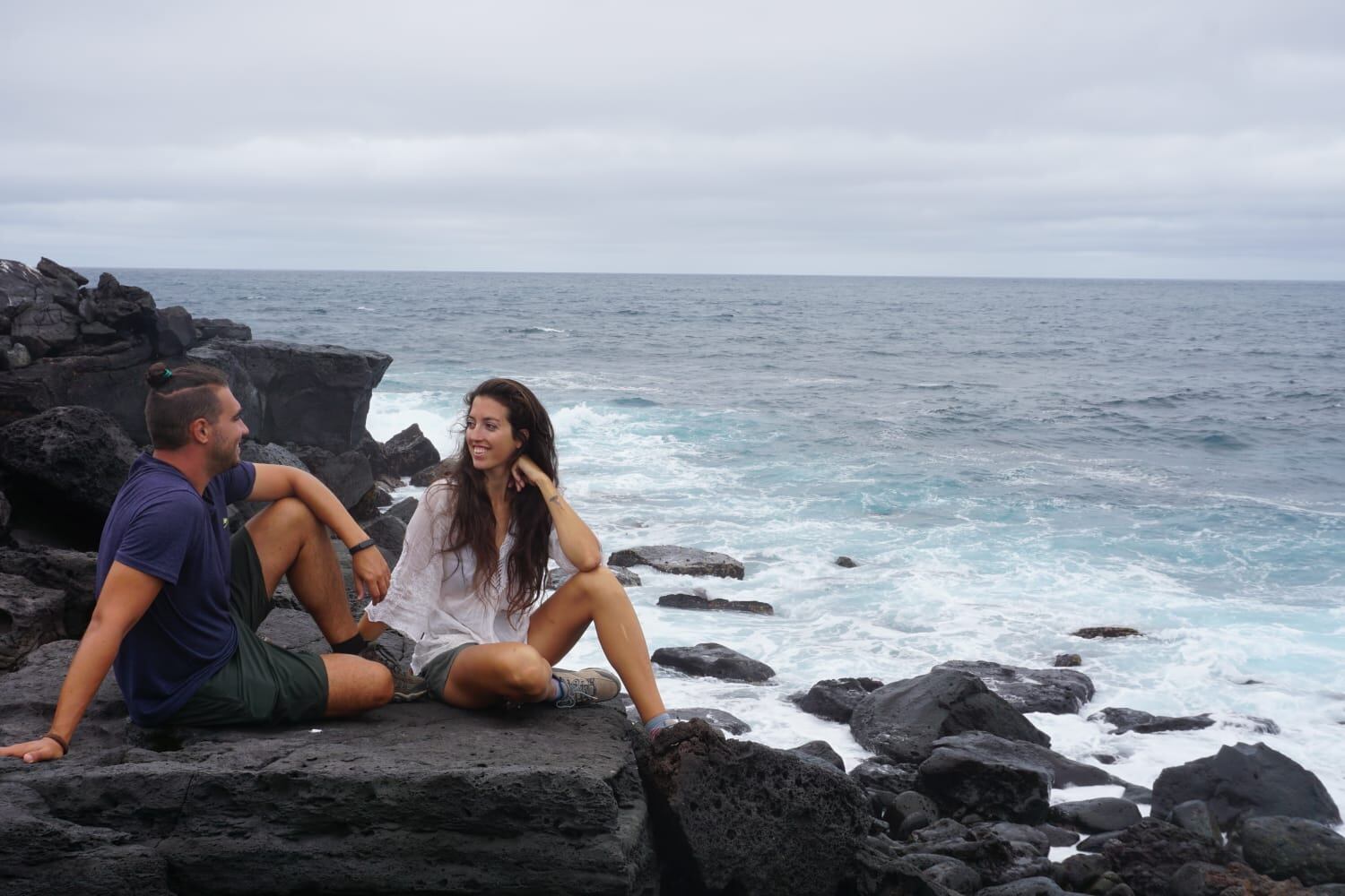 Acantilados negros, San Cristóbal - islas Galápagos.