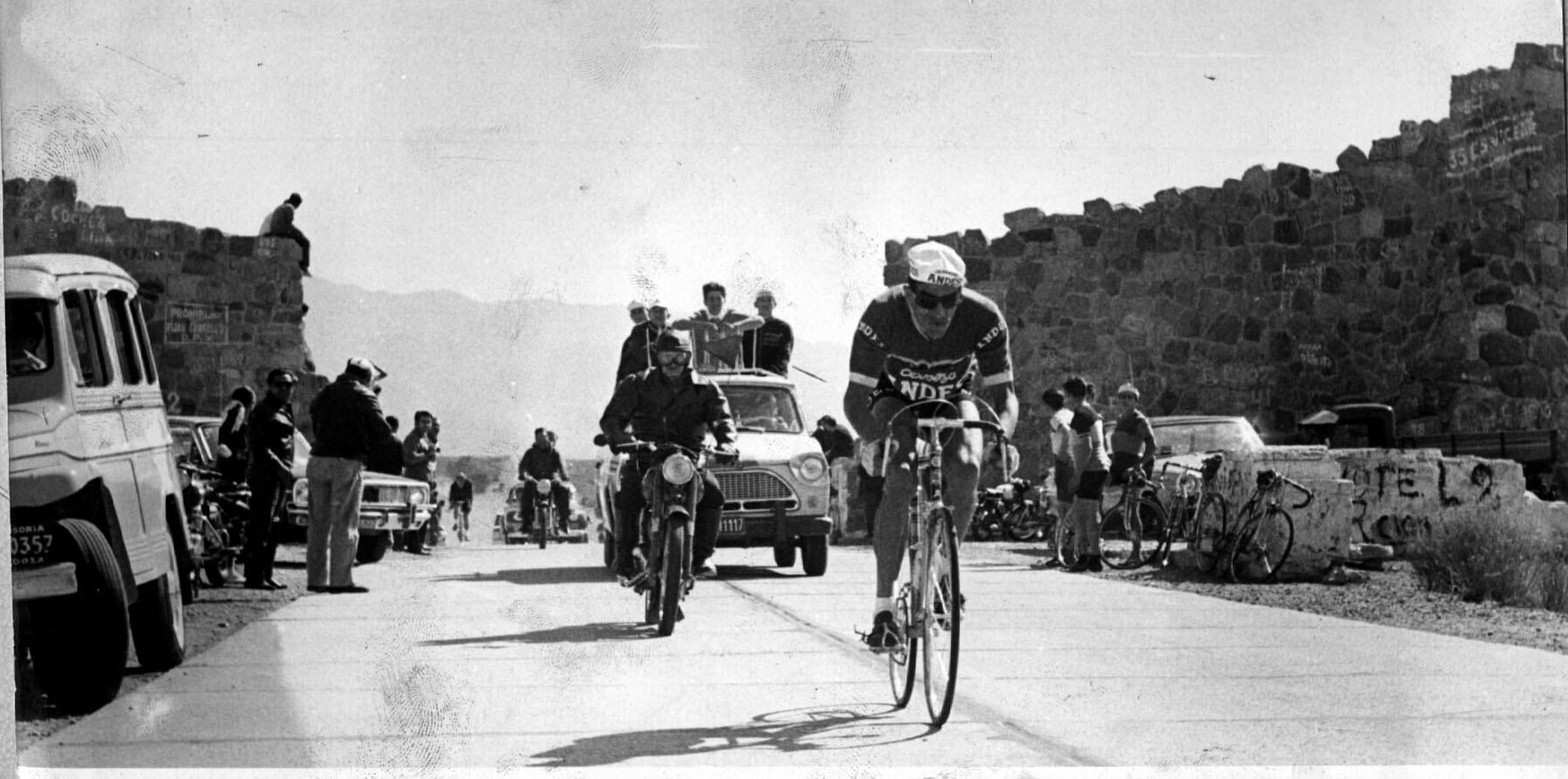 Durante la VI vuelta de Uspallata en 1968 llegando a Canota.