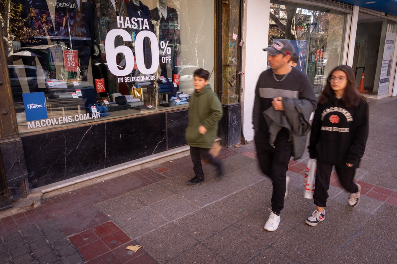 Ofertas y descuentos en comercios centricos de la ciudad de Mendoza
 
Foto: Ignacio Blanco / Los Andes