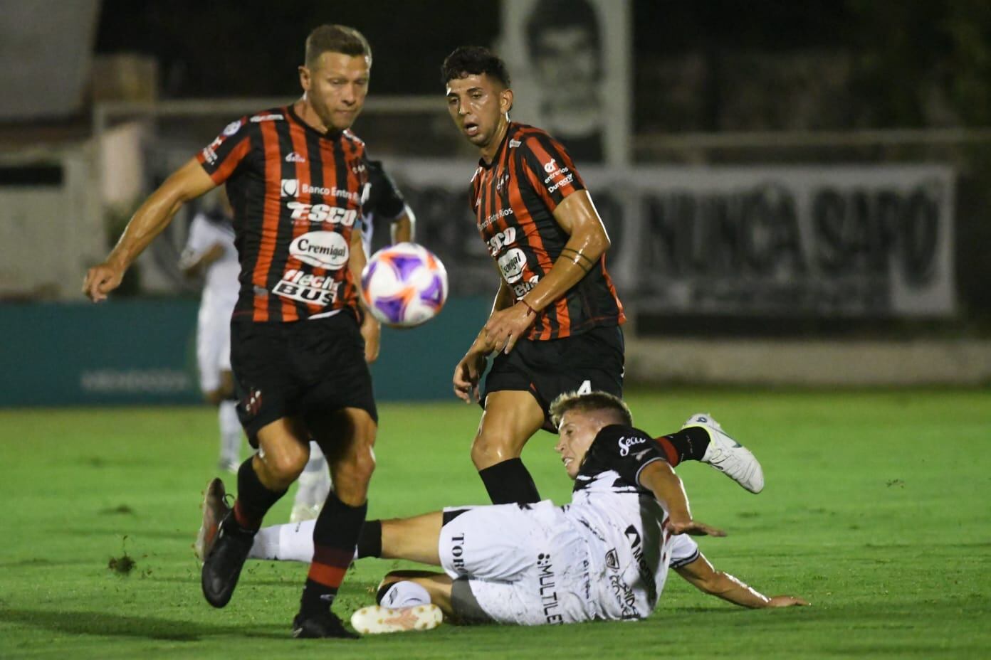 Por la sexta fecha de la zona A de la Primera Nacional, Gimnasia recibe a Patronato. / José Gutiérrez (Los Andes).