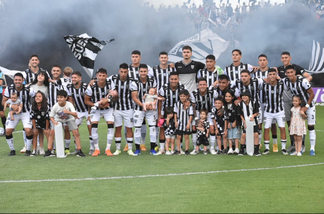 El Lobo logró goleó a Deportivo Madryn, en el partido de ida de cuartos de final del Torneo Reducido de Primera Nacional.