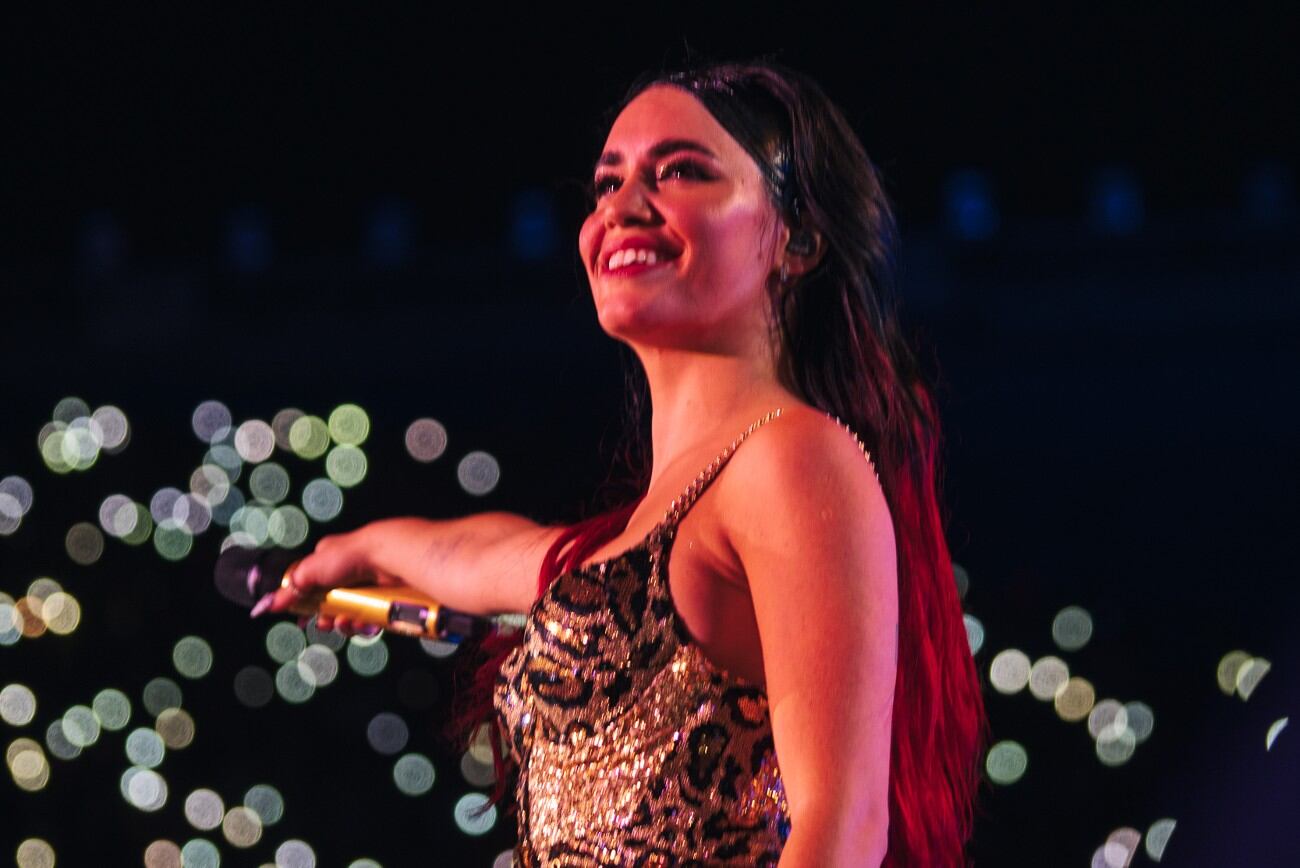 Lali Espósito, acostumbrada a las paradas bravas que le propone su carrera. Este sábado a la noche pudo tachar de su lista "Brillar con mi show a escala estadio". (Gentileza @massa.ph)