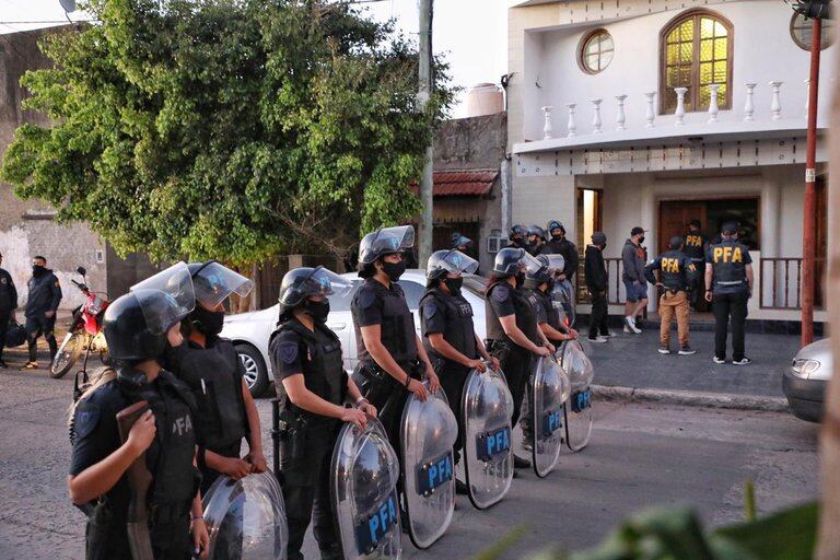 En el operativo participó la Policía Federal y 250 trabajadores de Gendarmería Nacional