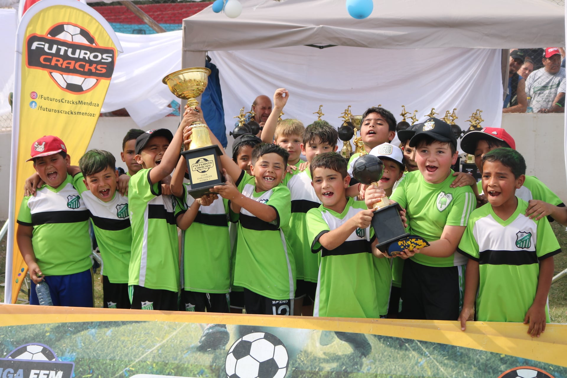 Efecto Scaloneta: récord de alumnos en las escuelas de fútbol y los sorprendentes “mini” Dibu Martínez. Foto: Gentileza Liga Futuros Cracks