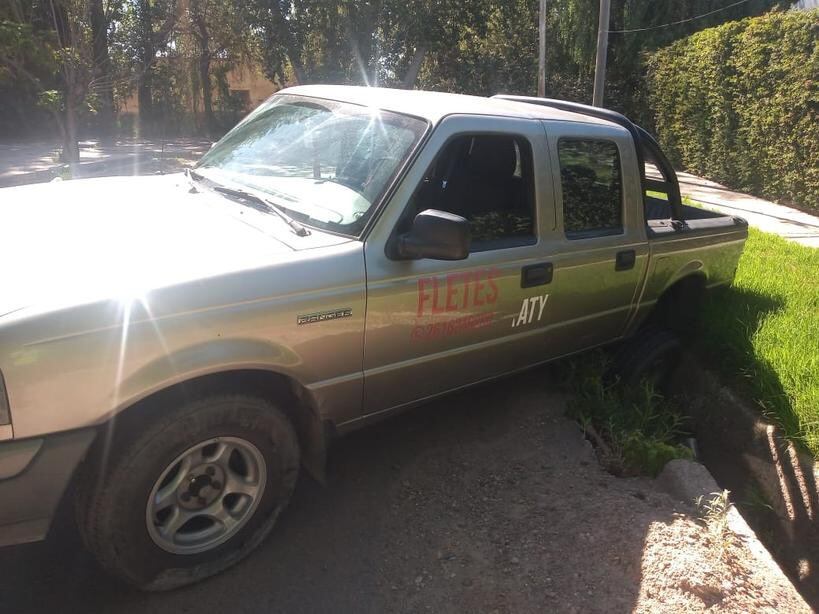 La camioneta con la que intentó recuperar su auto. (Gentileza)