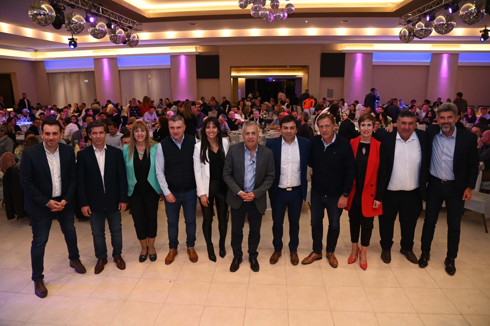 Alfredo Cornejo y Rodolfo Suárez acompañaron a Francisco Lo Presti, junto a más referentes del radicalismo. Foto: Gentileza