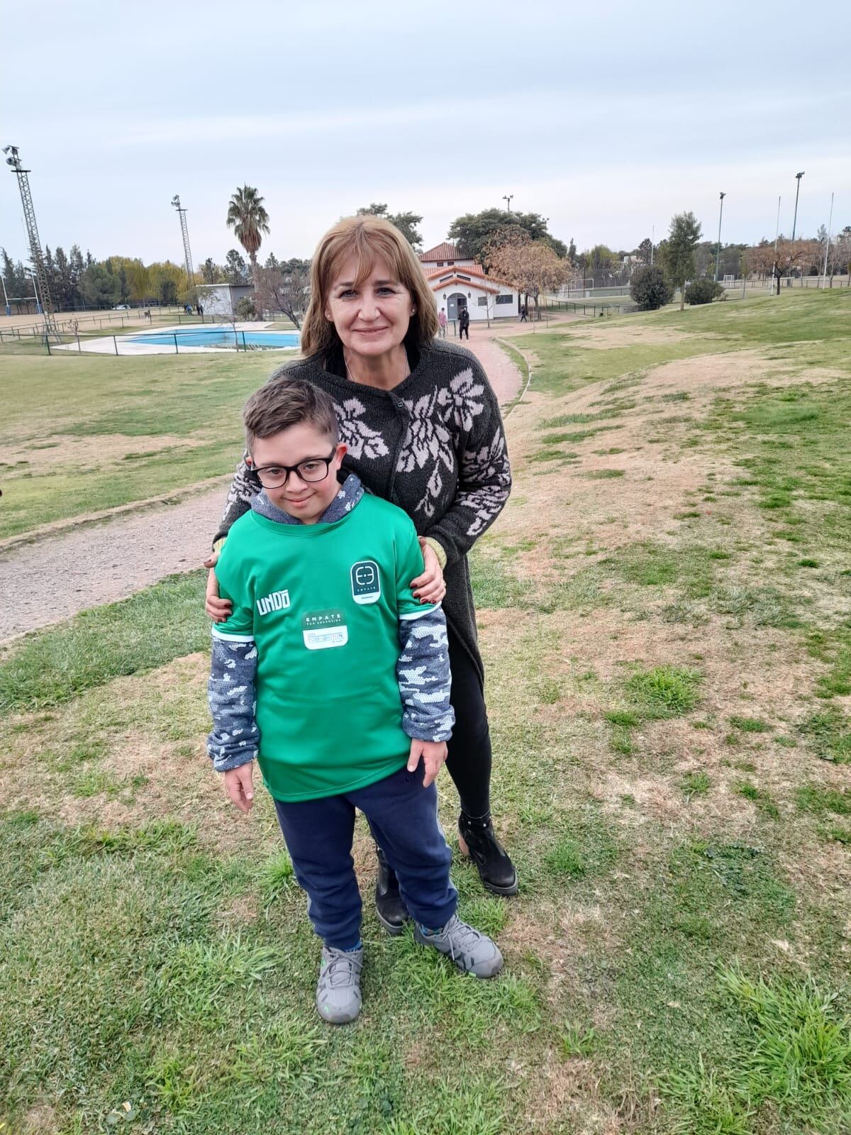 Mati, el chico que no sabe de obstáculos para disfrutar de sus dos pasiones: el fútbol y el rugby. Foto: Gentileza Irma Russo