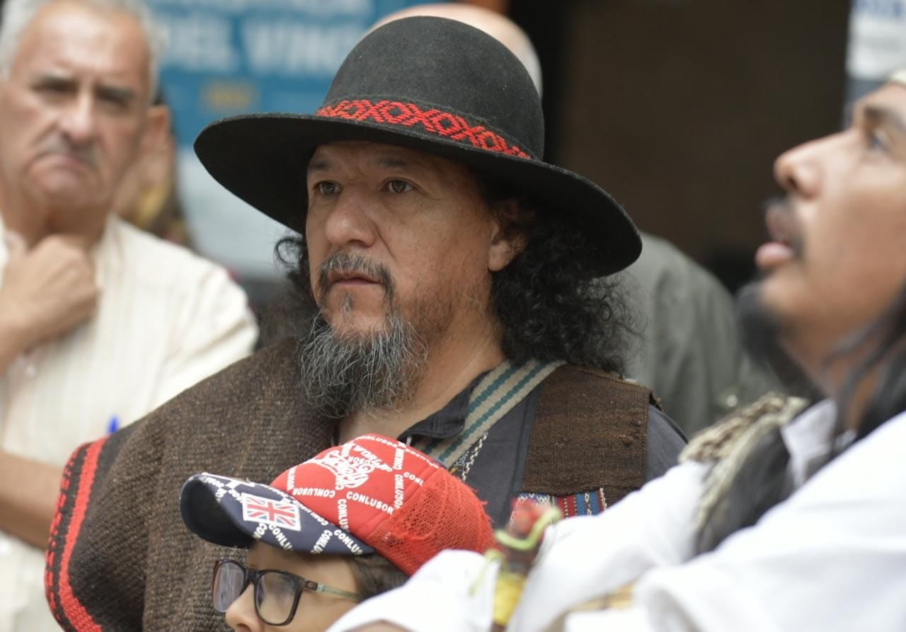 Marcha de organizaciones indígenas en la Legislatura. Orlando Pelichotti / Los Andes