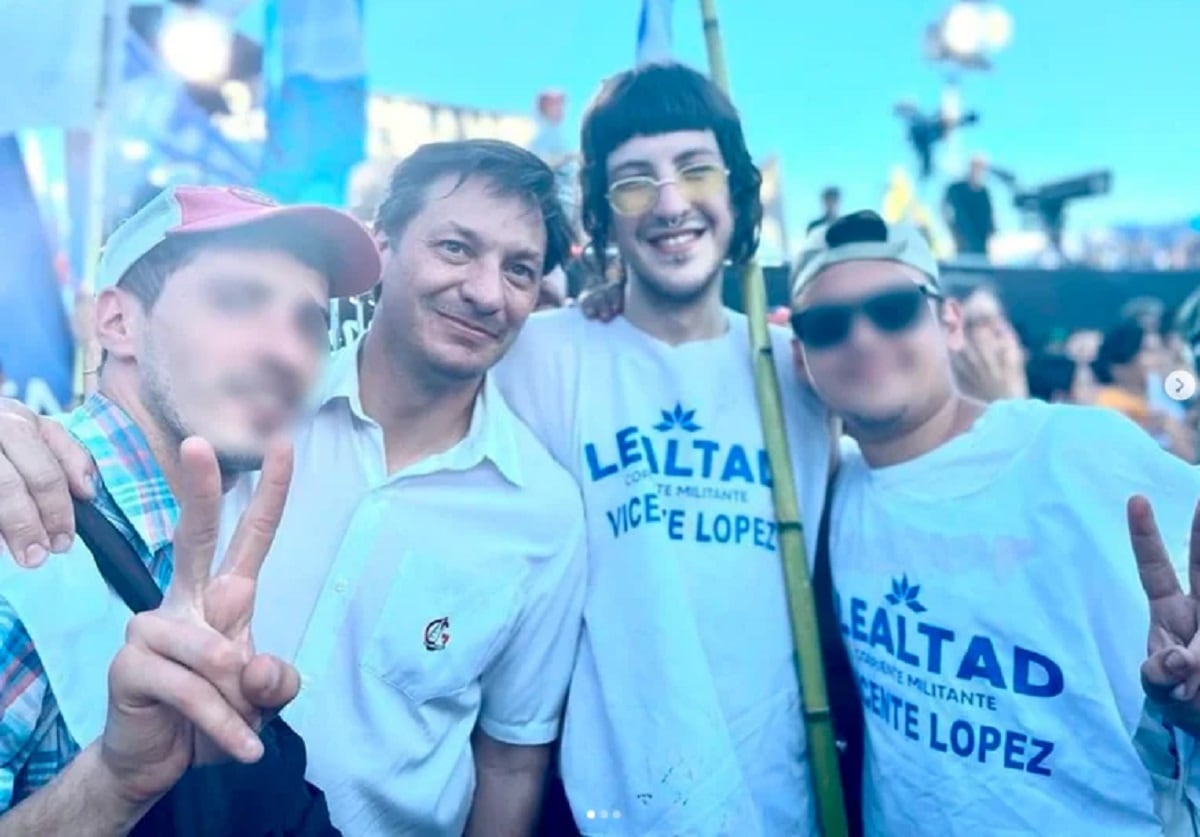 Ignacio Retondo (centro) junto al concejal Lucas Boyanosky del Frente de Todos de Vicente López (Gentileza)