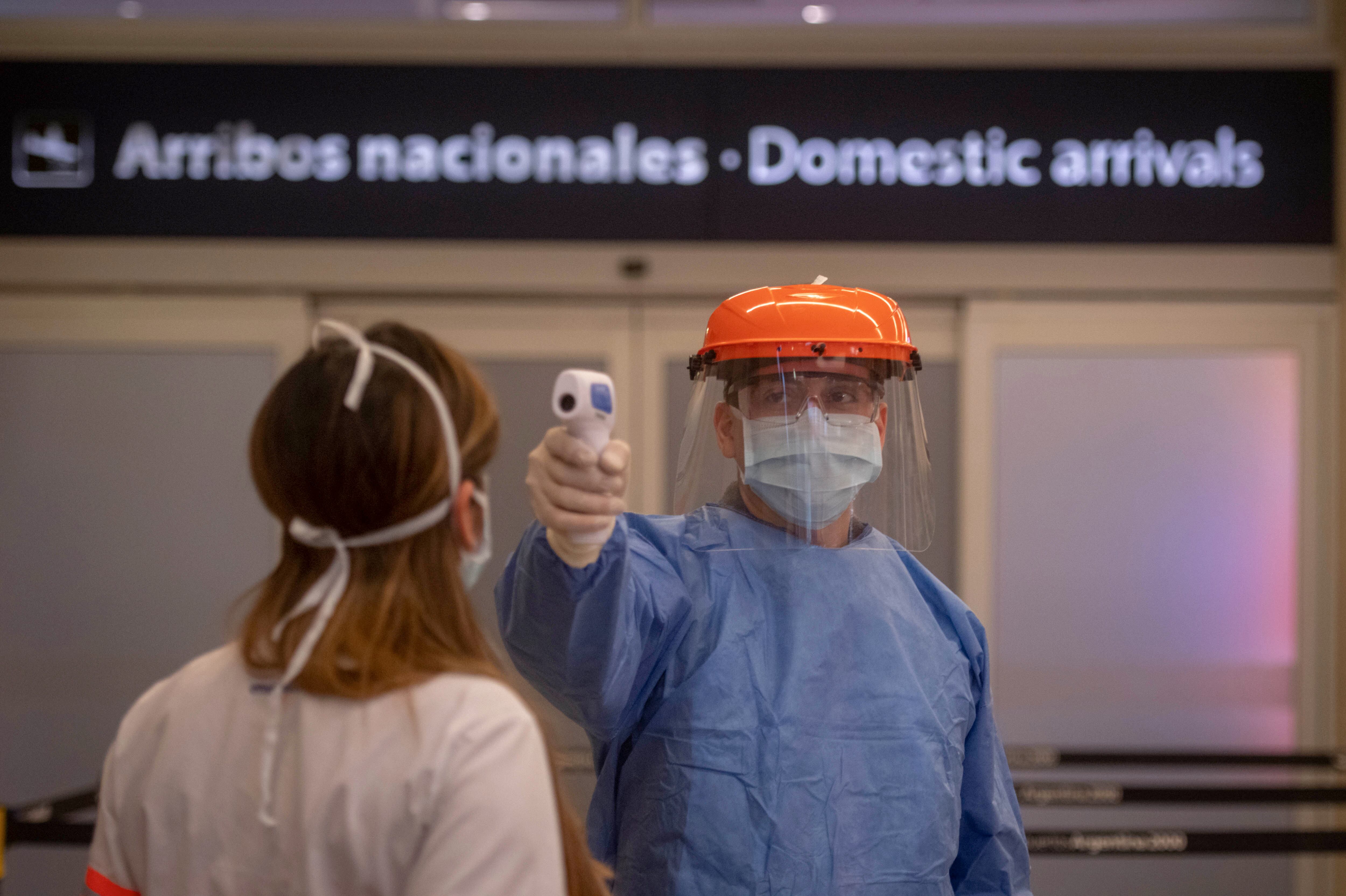 Aeropuertos Argentina 2000 presentó las acciones sanitarias que se llevaran a cabo en Mendoza a la espera del retorno de los vuelos. 