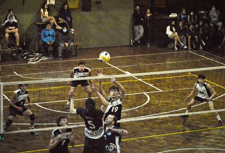 Selección de Voley U18 se prepara para los Binacionales./Gentileza