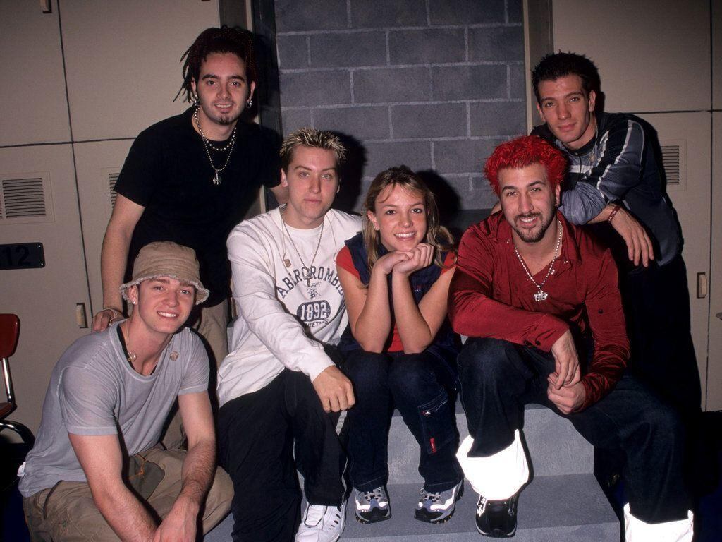 Los integrantes de N'Sync junto a Britney Spears. (Pinterest.com)