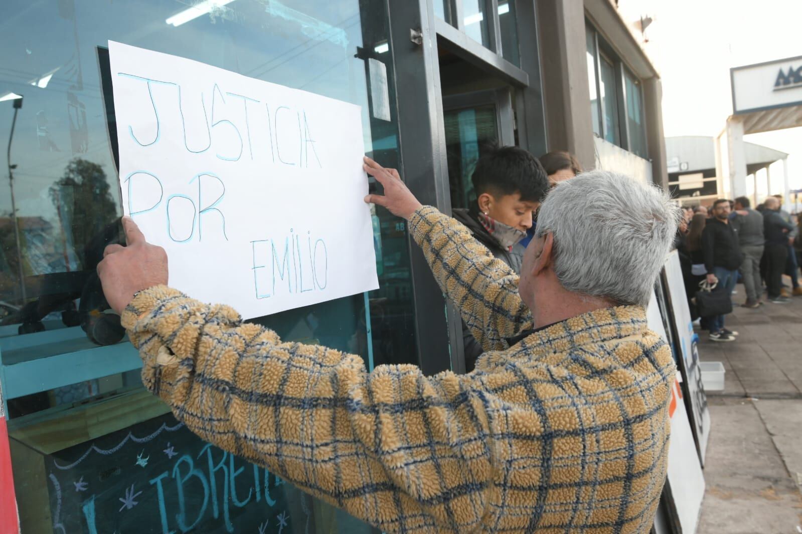 Pedido de justicia en la feria de Guaymallén por el crimen de Emilio Giménez. Ignacio Blanco / Los Andes