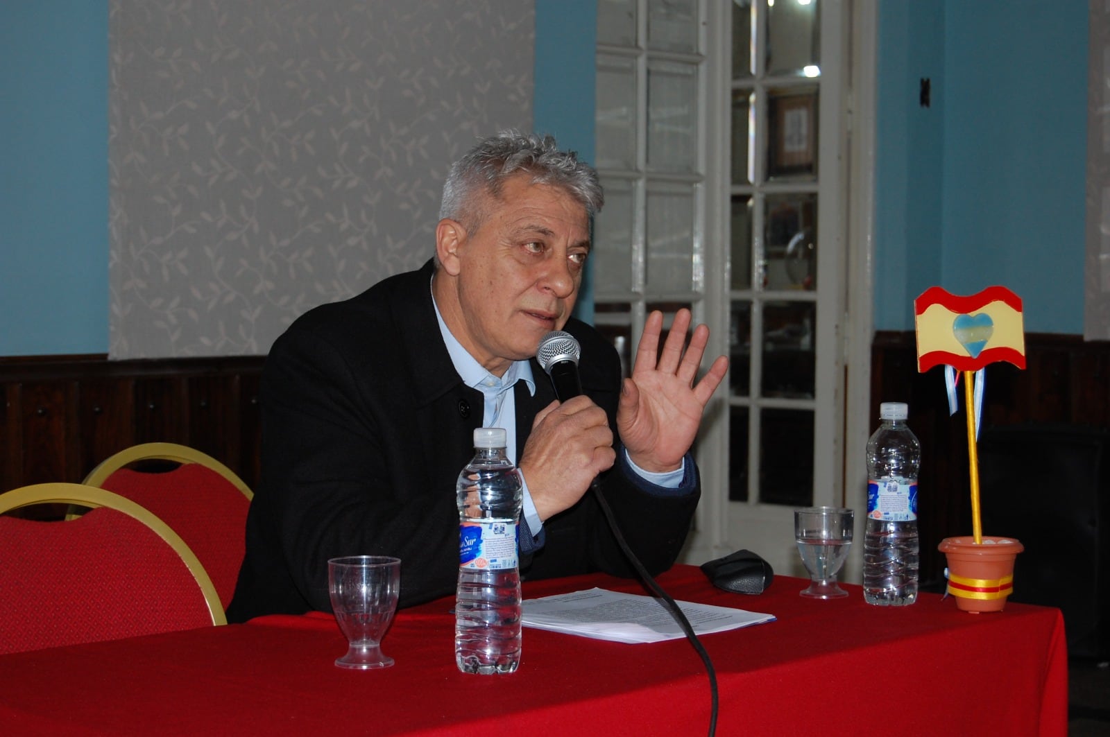 Jorge Giménez, candidato a intendente de San Martín por La Unión Mendocina en un debate escolar del departamento. Foto: Esc. Gral. José de San Martín