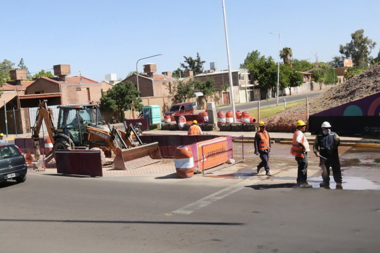 Construyen un acueducto subterráneo de 4 kilómetros en Godoy Cruz y Maipú para descartar agua industrial. Foto: Los Andes