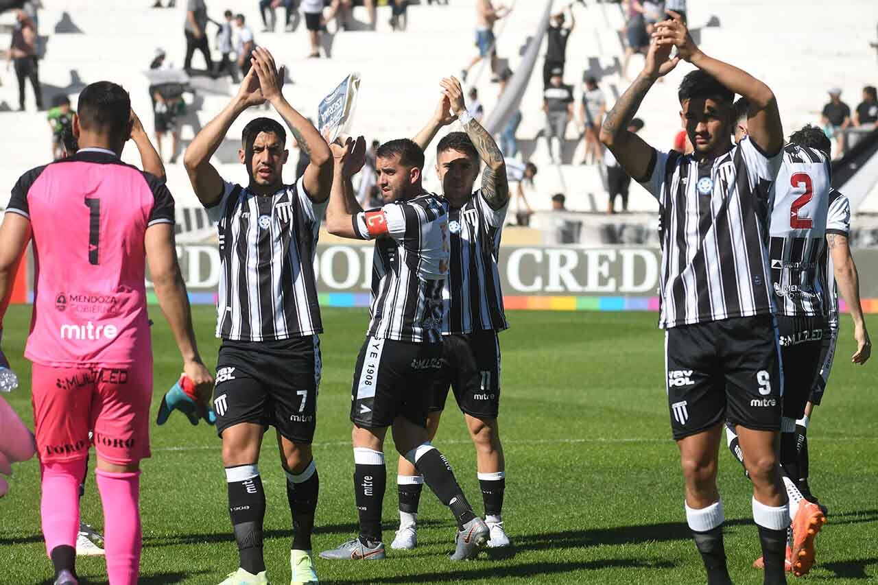 Fútbol Primera Nacional, Gimnasia y Esgrima de Mendoza vs. Temperley en cancha de Gimnasia
Foto: José Gutierrez / Los Andes 

