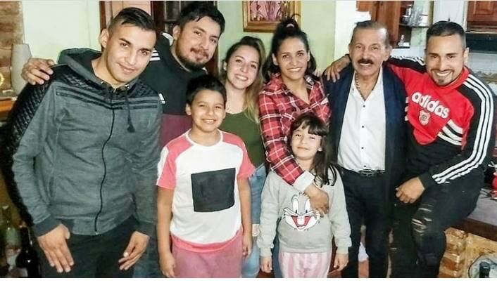 El cantante y algunos de sus 20 hijos