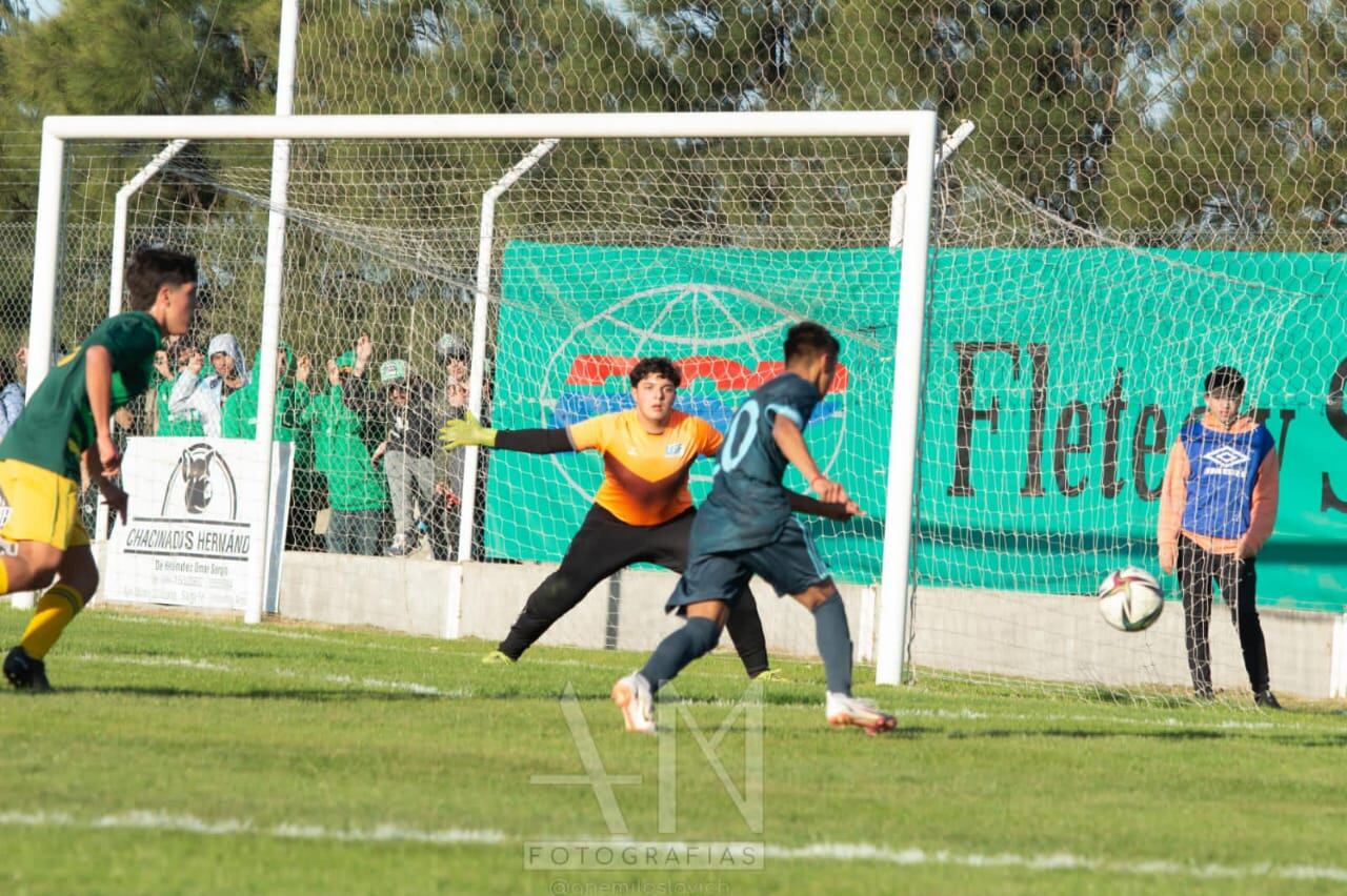 Las fotos del primer amistoso de Mati Busto, “la joya beltranina” en el Sub 15 de Argentina y con triunfo. Foto: Jorge Busto.