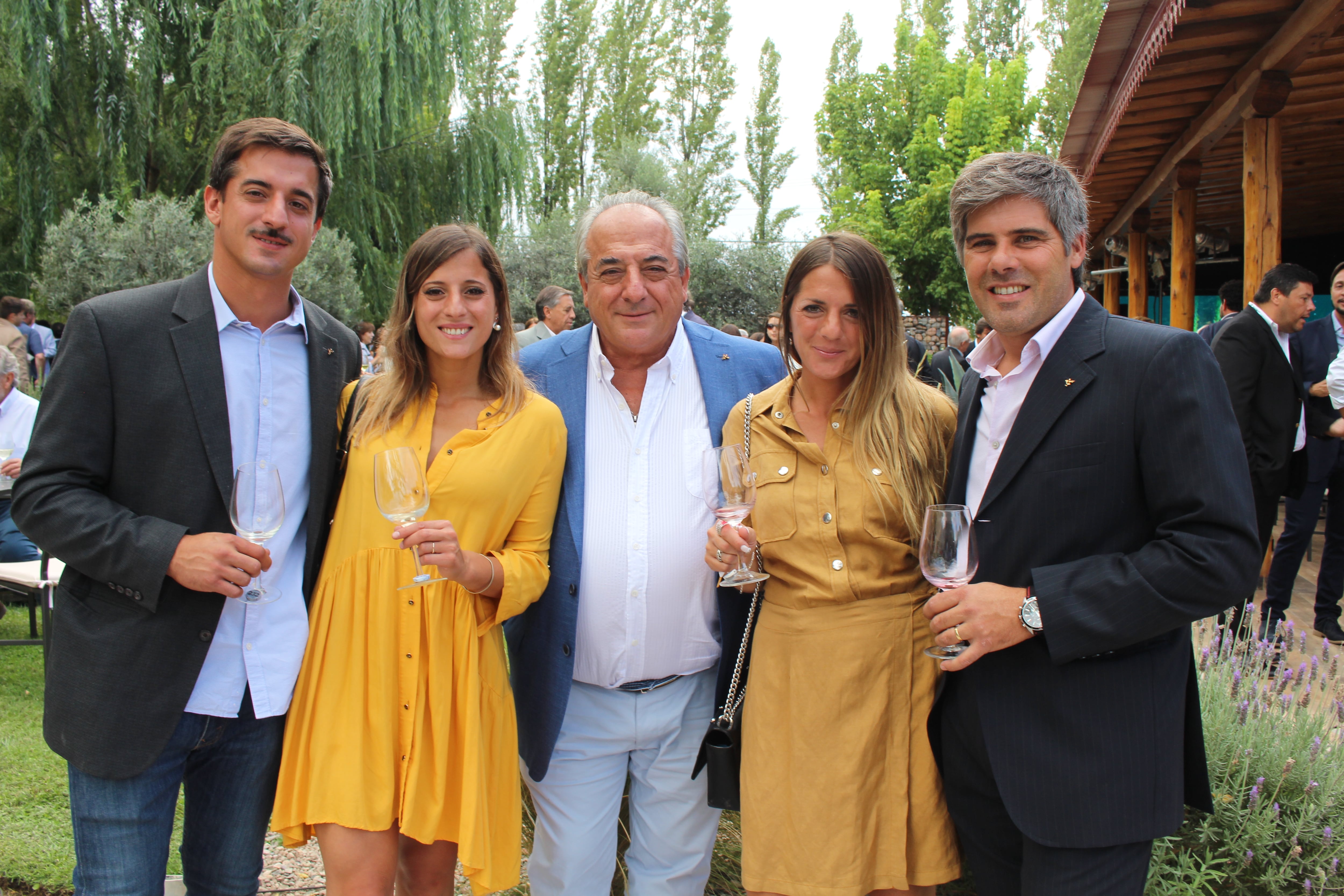 Álvaro,  Antonella, Walter, Marita Bressia y Santiago Dellacasa.