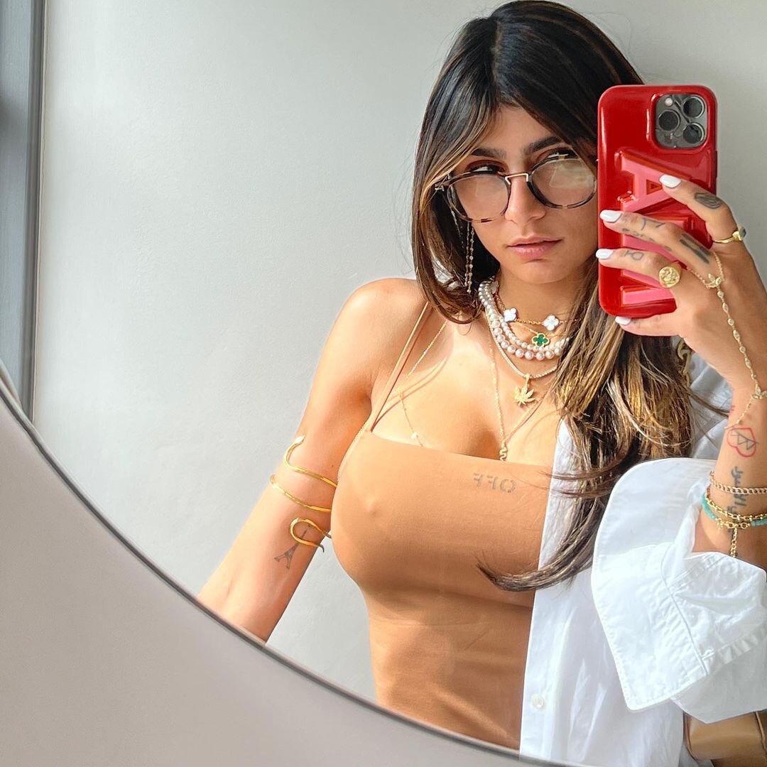 Mia Khalifa enamora con sus looks en Instagram