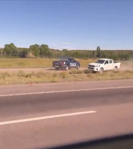 Un conductor intentó escapar de la Policía e inició una peligrosa persecución sobre Acceso Sur.