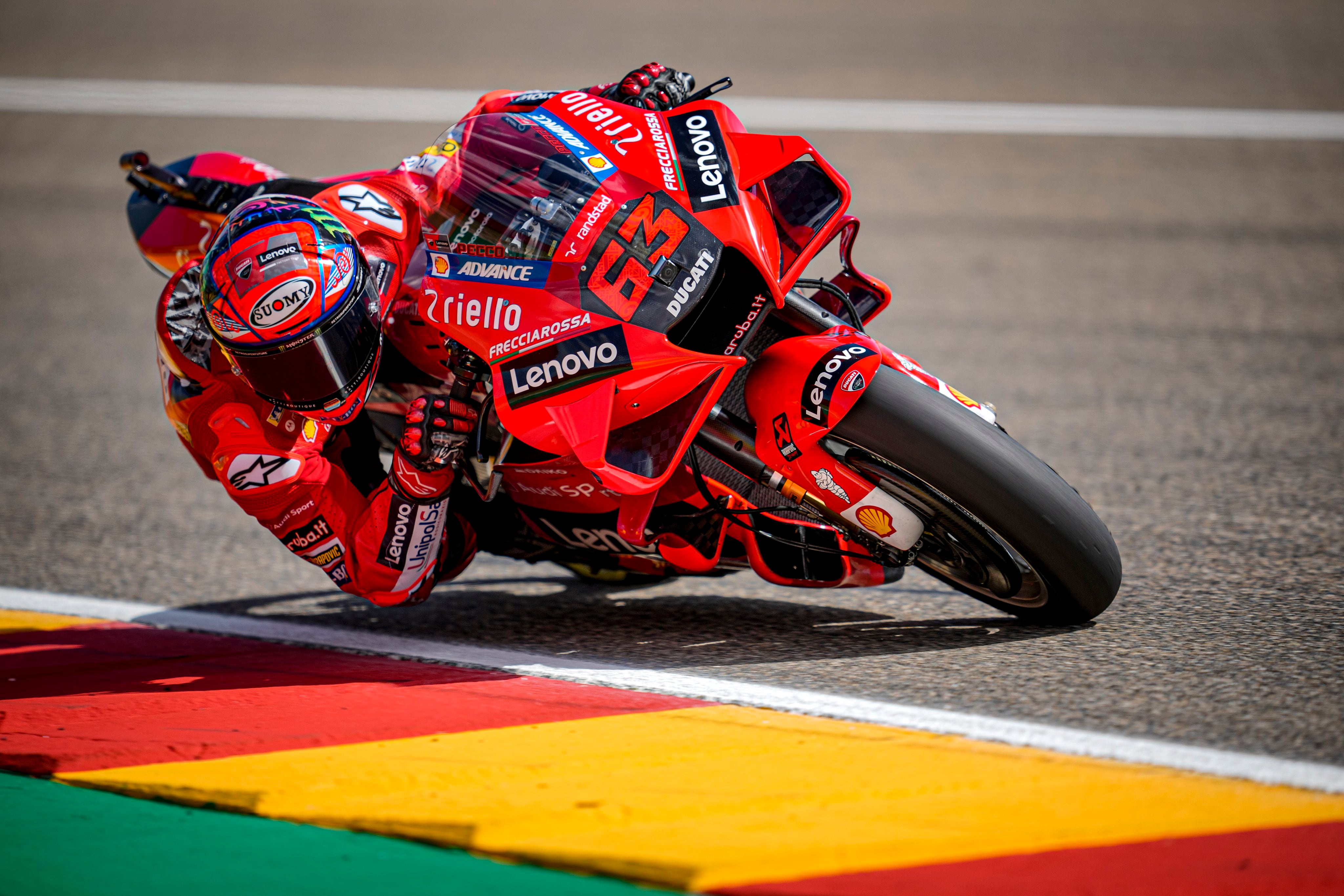 Francesco Bagnaia se llevó la pole position de MotoGP en Aragón