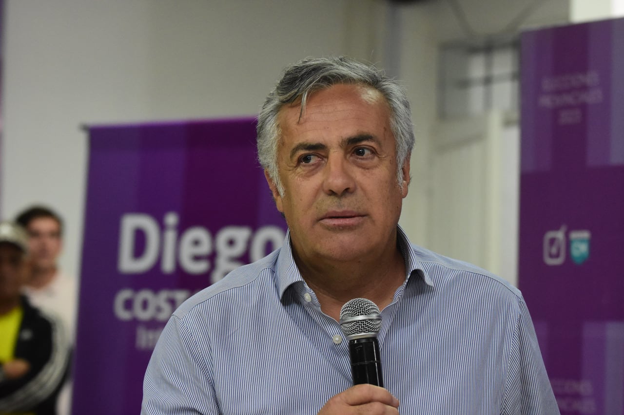 Tadeo Zalazar presentó a Diego Costarelli como su candidato a sucederlo en Godoy Cruz.
Alfredo Cornejo 
Foto: Mariana Villa/ Los Andes  