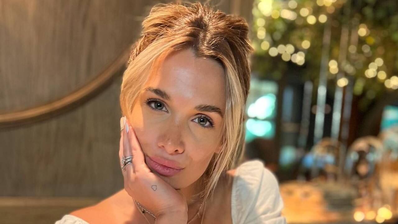 Camila Homs encendió Instagram al posar con una imponente malla enteriza y le llovieron corazones rojos