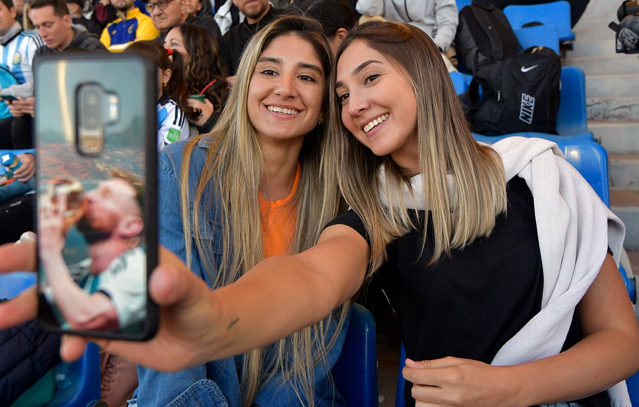 Por supuesto, Lionel Messi dijo "presente" en el Malvinas Argentinas. Foto: Orlando Pelichotti