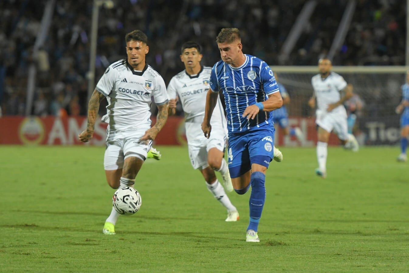 Godoy Cruz enfrenta a Colo Colo por la Fase 2 de la Copa Libertadores / Ignacio Blanco.