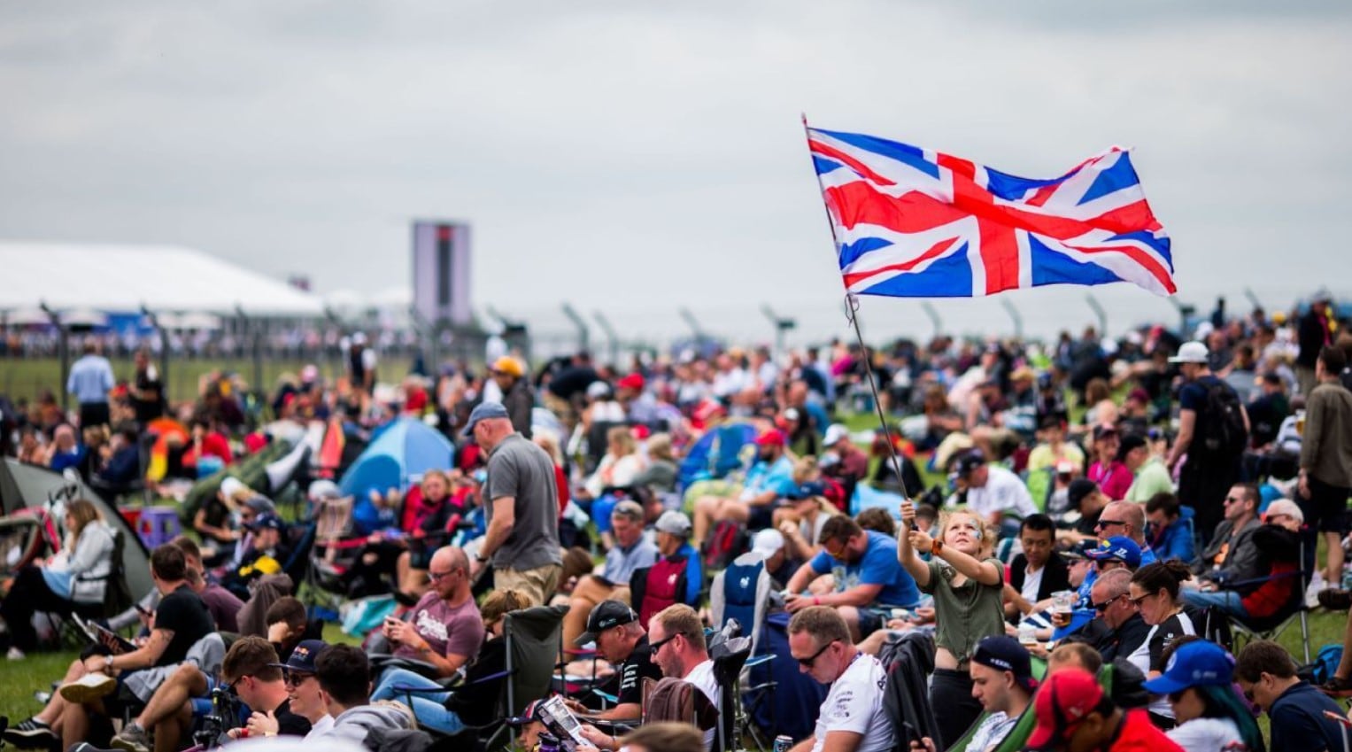 Lewis Hamilton dio su opinión sobre el regreso de los fanáticos a las tribunas para el Gran Premio de Gran Bretaña de Fórmula 1.