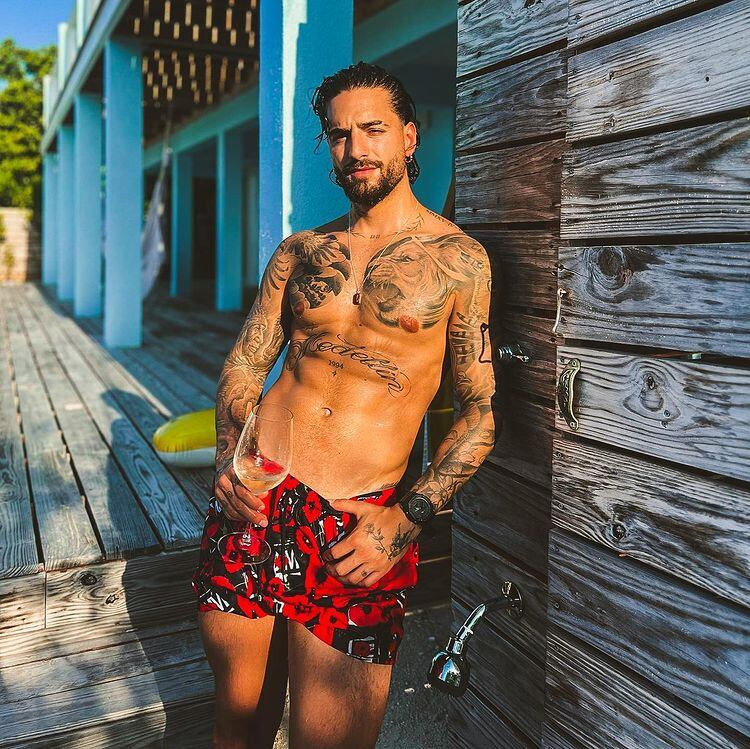 Maluma presumió su cuerpazo.