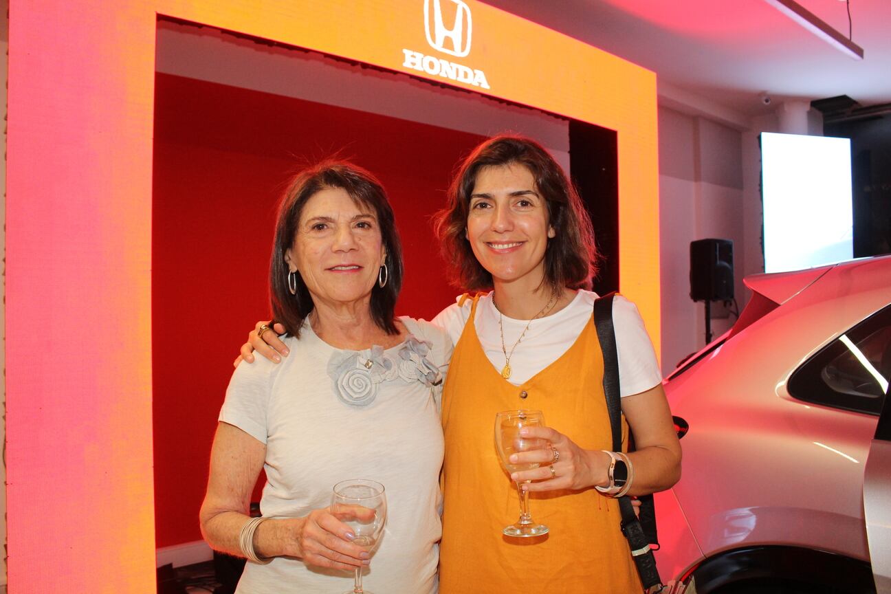 Alexia Chirca y Silvia Kevorkian.