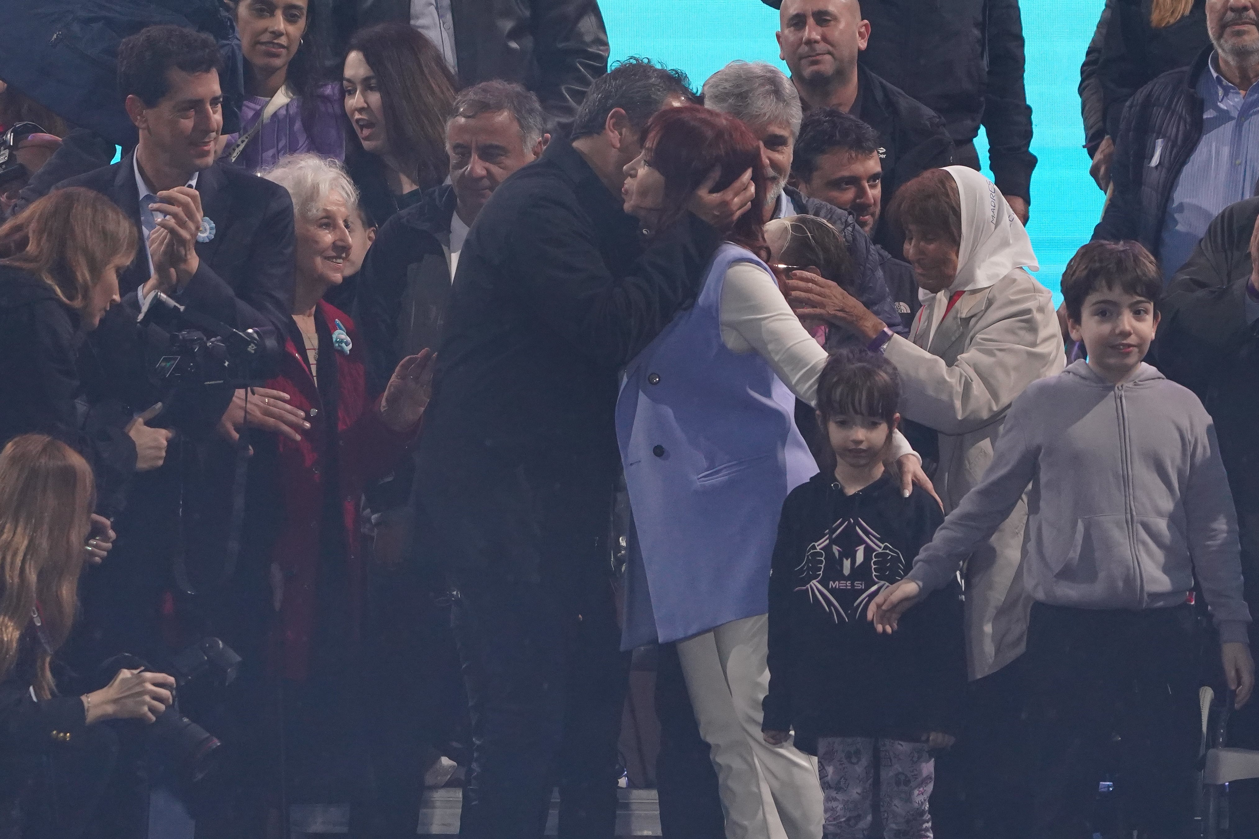 Cristina Fernández de Kirchner en el acto a 20 años de la muerte de Nestor. 
Plaza de mayo
massa
Foto clarín