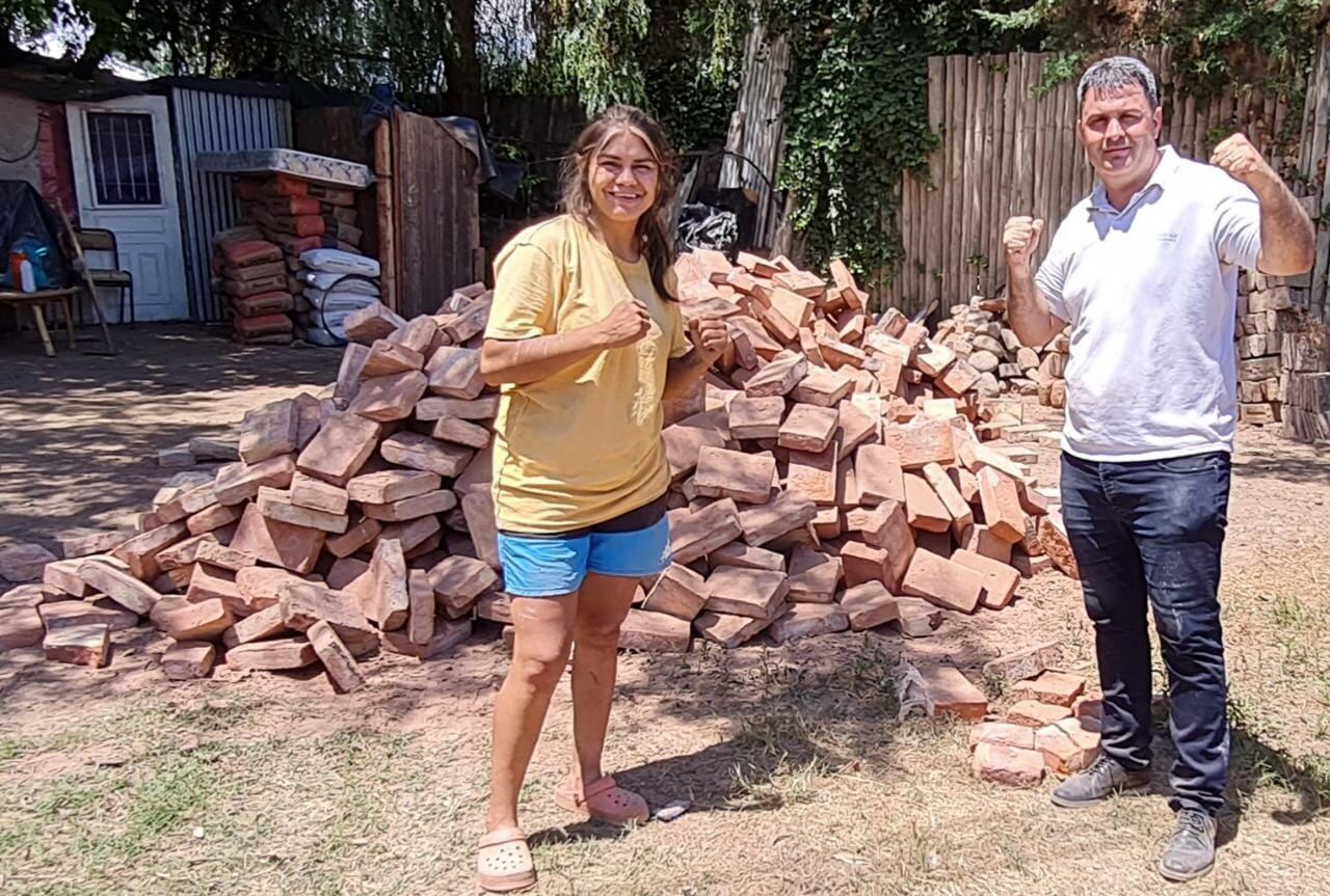 En diciembre, luego de que Yésica Marcos dictara una masterclass en Luján, se recaudaron más de 50.000 pesos en materiales para ayudarla a construir su casa. Pero está todo frenado por un tema lega. Foto: Gentileza Juan Ignacio López.