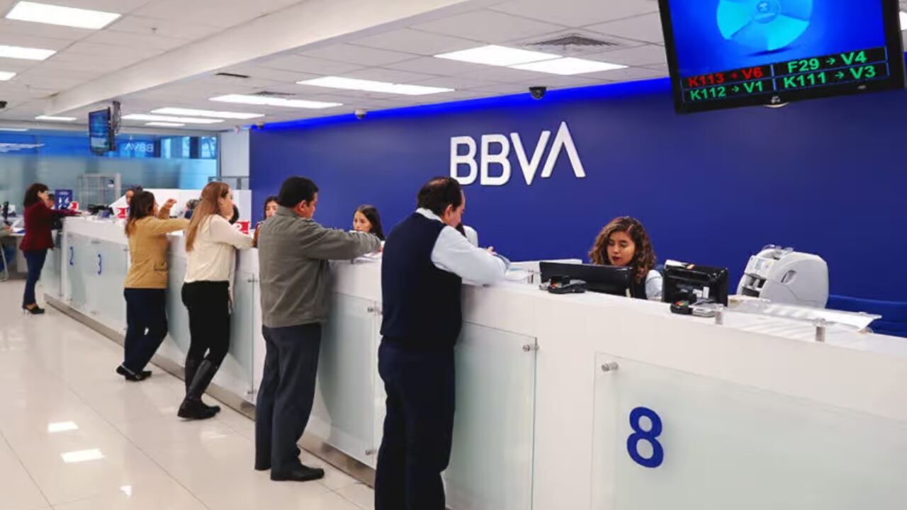 La entidad financiera busca cubrir 59 puestos de trabajo. Foto: Gentileza.