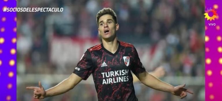 Julián Álvarez y una sugerente dedicatoria de gol