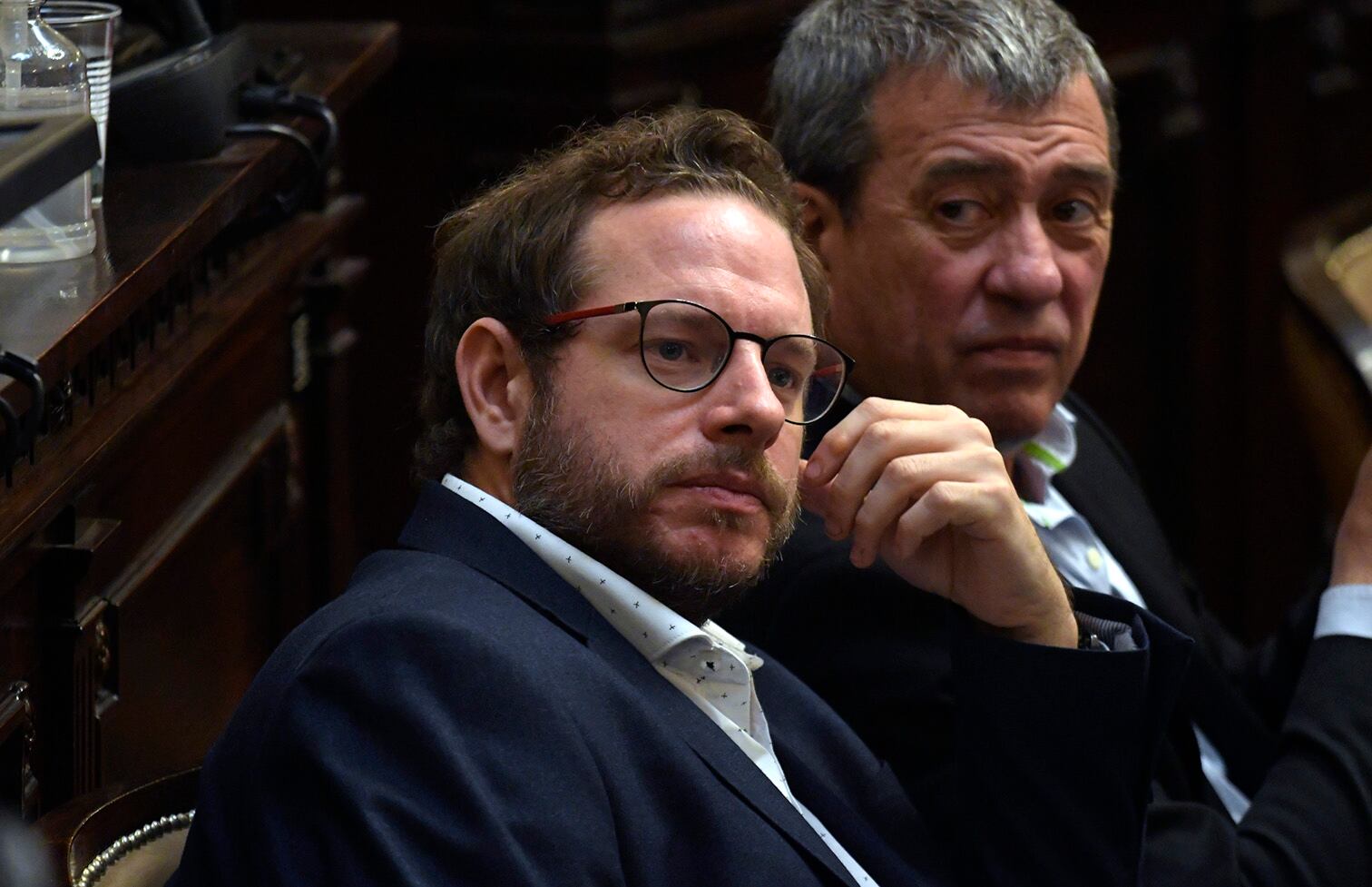 Senador Lucas Ilardo junto a senador Adolfo Bermejo. Foto: Orlando Pelichotti / Los Andes. 