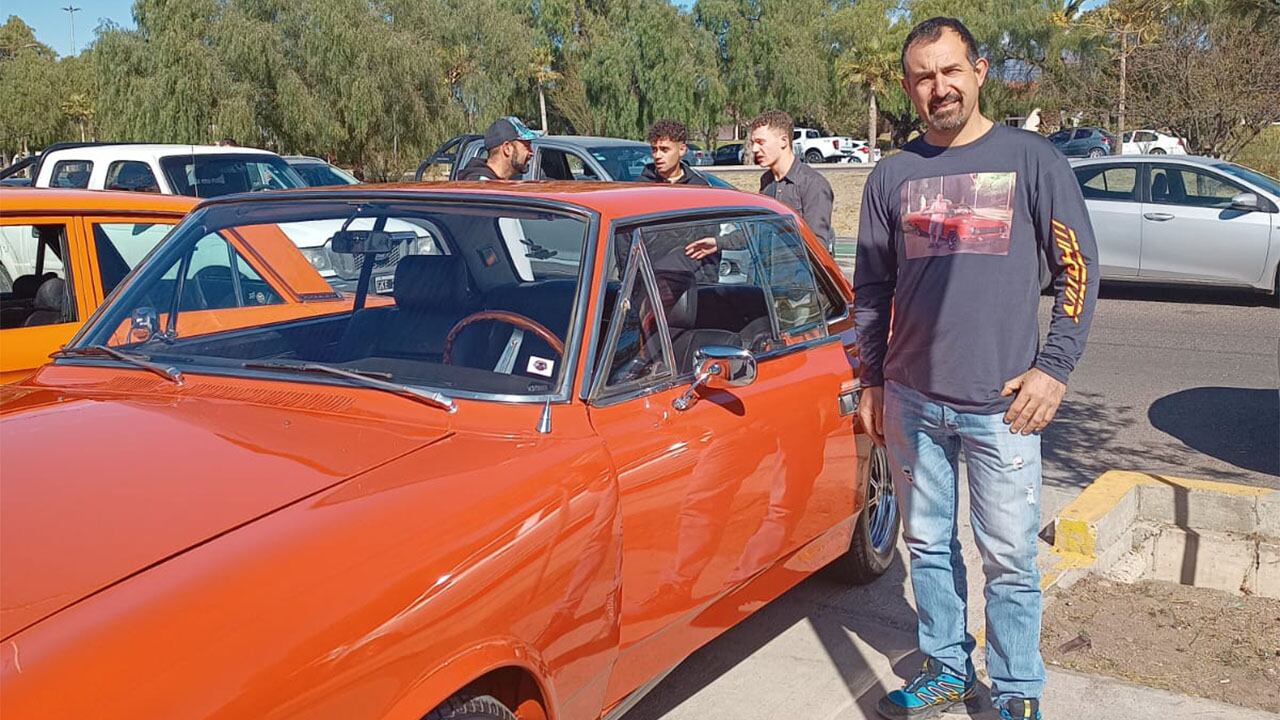 El Torino naranja de Martín.