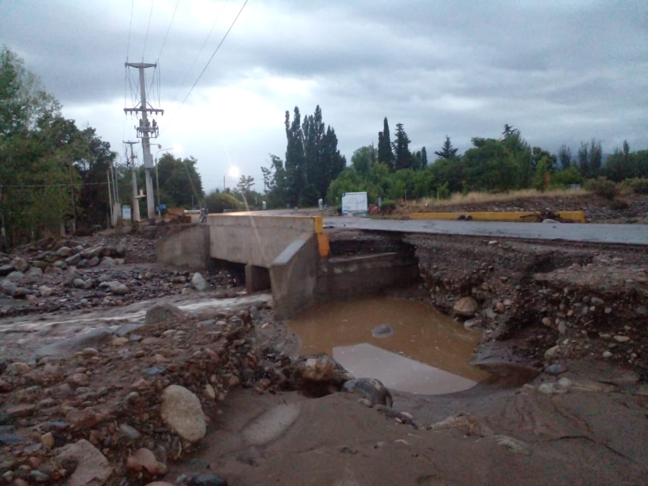 Tormentas fuertes con cortes y daños de rutas en Valle de Uco.