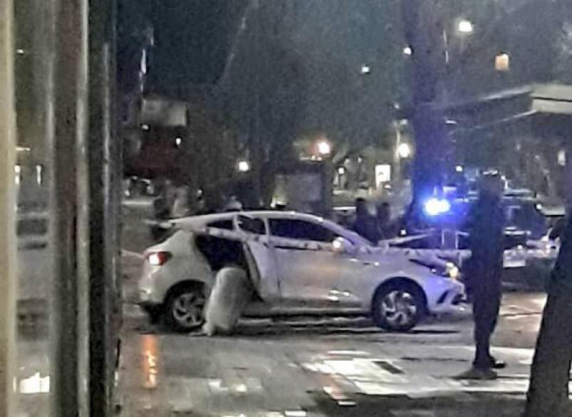 La policía perició el auto de las victimas./ Gentileza.