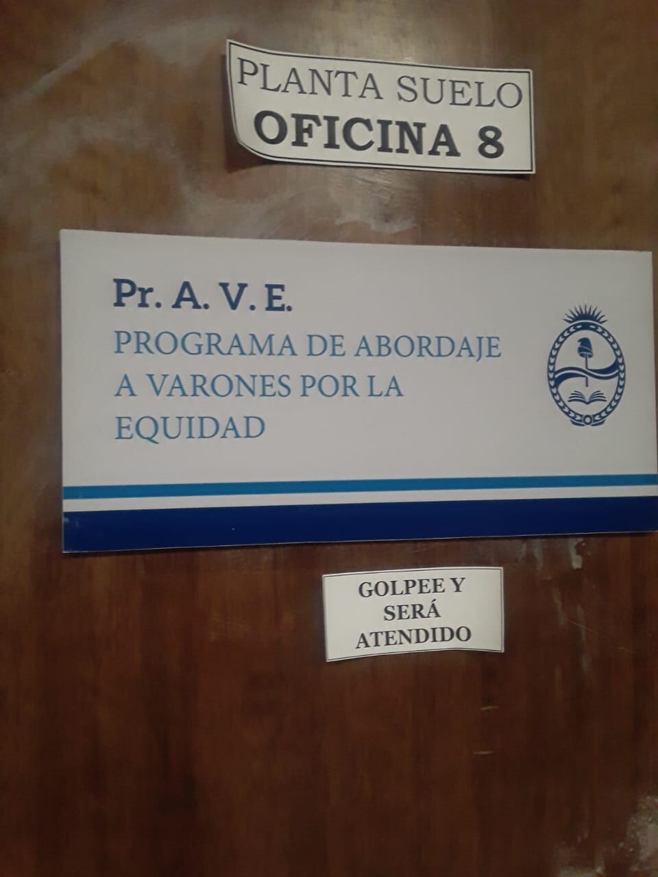 El llamativo cartel en una de las oficinas del Poder Judicial.