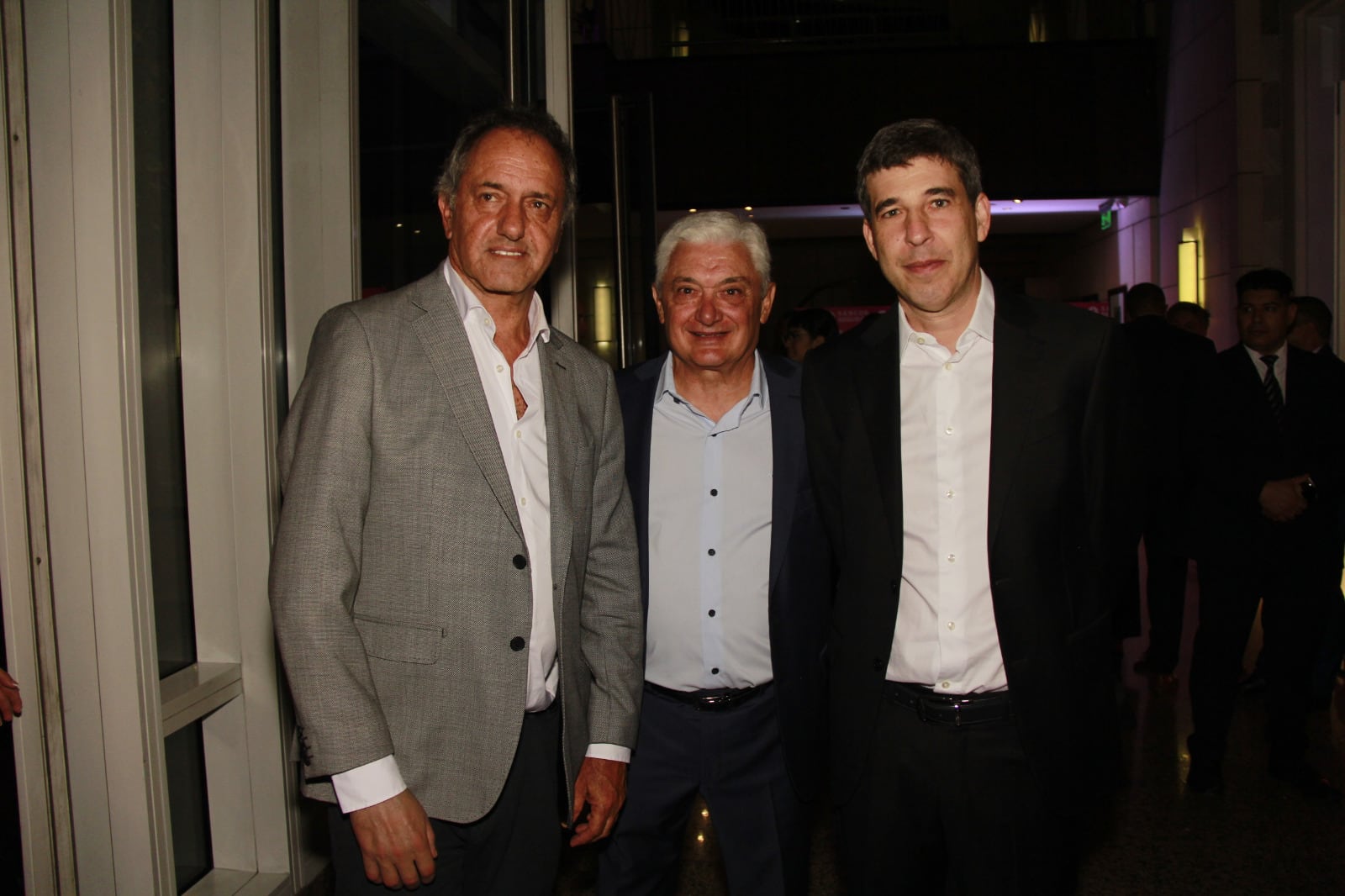 Daniel Scioli, embajador de La Argentina en Brasil,  Alfredo Panella, presidente de Sancor Seguros, y Alejandro Simón, CEO de la compañía. - Foto: Fernado Grosso / Los Andes