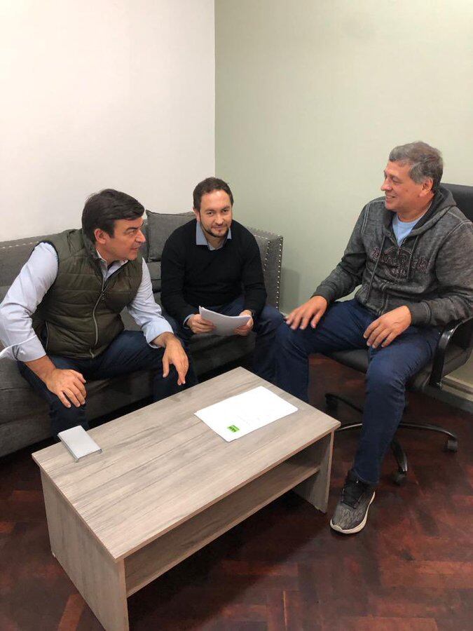 Orozco y De Marchi con Martín Bustos, uno de los precandidatos de Las Heras.