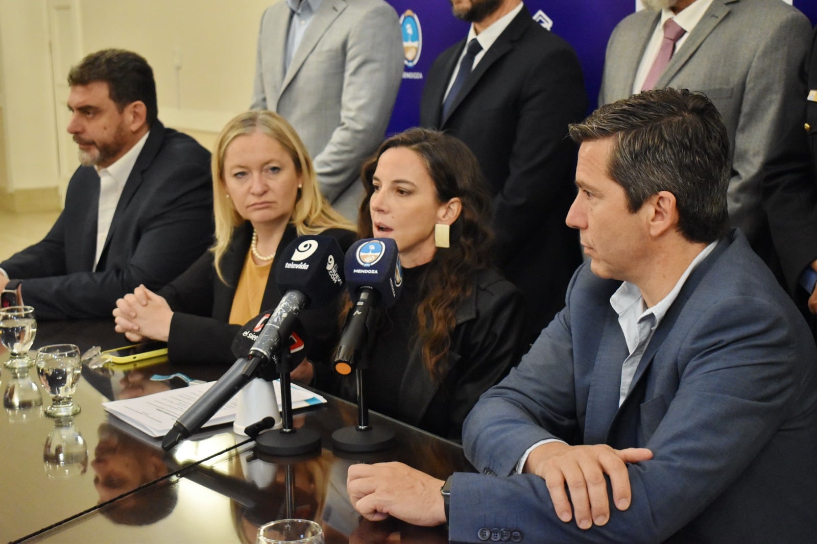 La ministra de Seguridad y Justicia, Mercedes Rus, presentó un paquete de once leyes en la Legislatura. La acompañaron la vicegobernadora Hebe Casado y el presidente de la Cámara de Diputados, Andrés Lombardi. Foto: Prensa Diputados