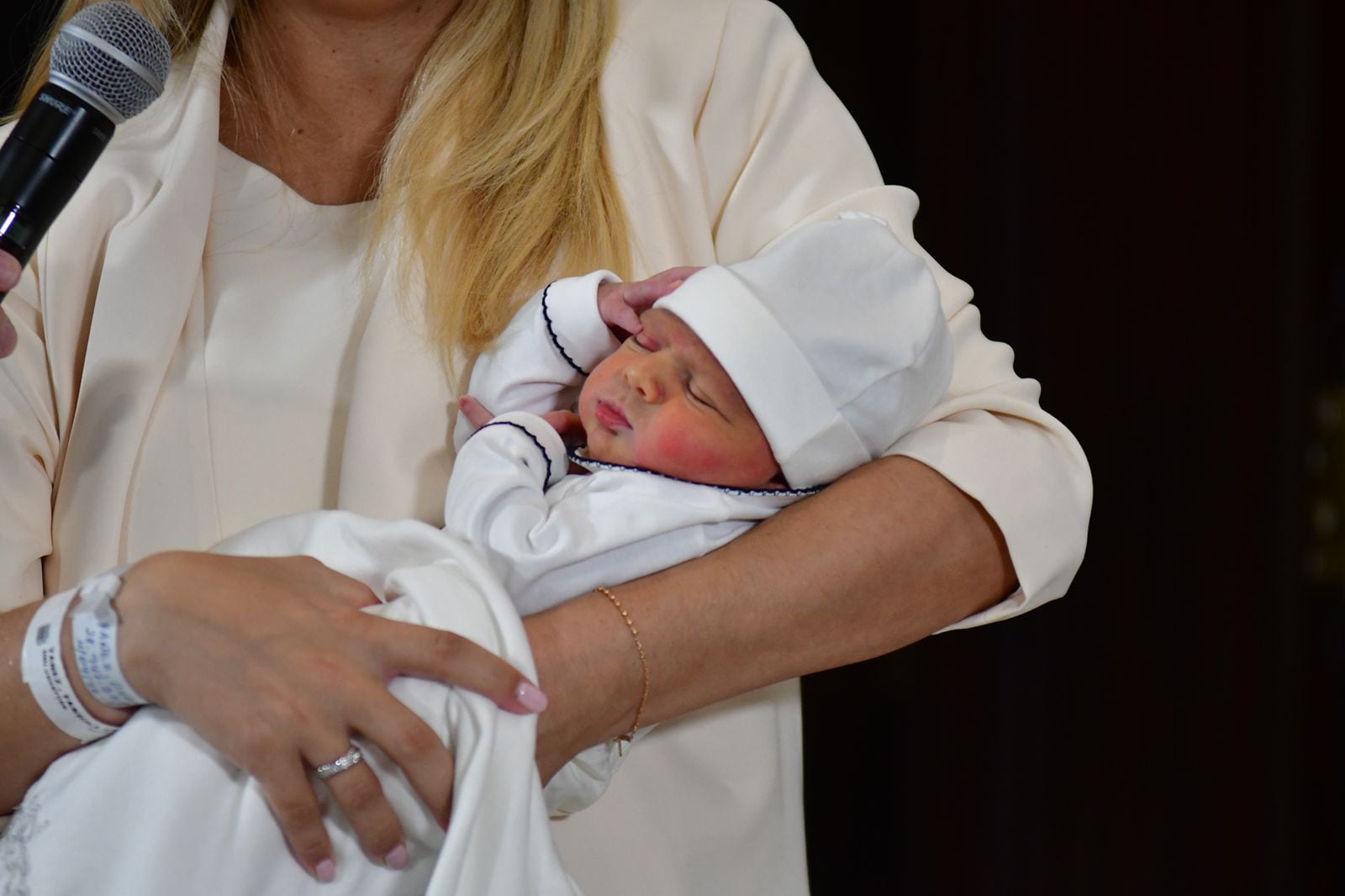 Alberto Fernández y Fabiola Yáñez presentaron públicamente a su hijo Francisco. Federico López Claro / Clarín